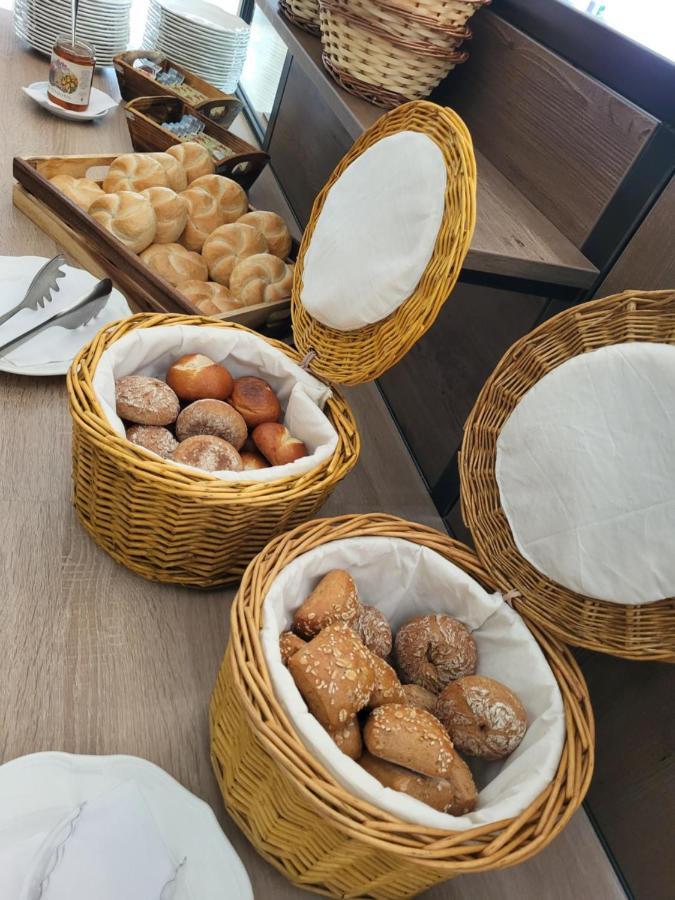 Wanderhotel Garni Cresta Schruns Zewnętrze zdjęcie